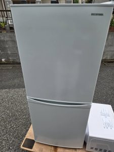 買取品 アイリスオーヤマのノンフロン冷凍冷蔵庫　型番　IRSD-14A-W