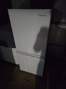 買取商品 ハイセンスジャパンのノンフロン冷凍冷蔵庫HR-G13C-W