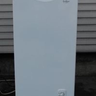 三ツ星貿易 エクセレンス電気冷凍庫 KF-066 28kg/65L 2020年製