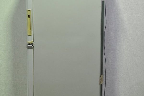 SHARP ノンフロン冷凍冷蔵庫 SJ-PW35W-S 350L/66kg 2011年製