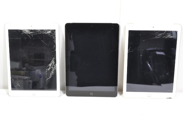 Apple iPad 3台セット ①MPG42J/A ②MP1L2J/A ③MP1J2J/A