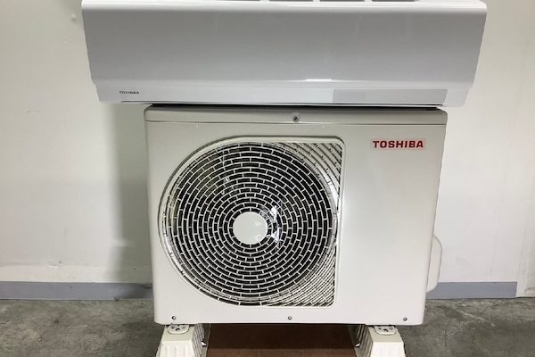 TOSHIBA ルームエアコン室内機室外機セット RAS-J221AP/RAS-J221AP 2022年製