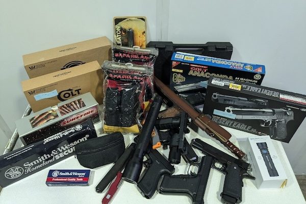 サバイバルゲーム用品セット エアガン・アクセサリー